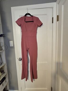 Women’s Short-Sleeve Square-Neck Jumpsuit in Dusty Rose